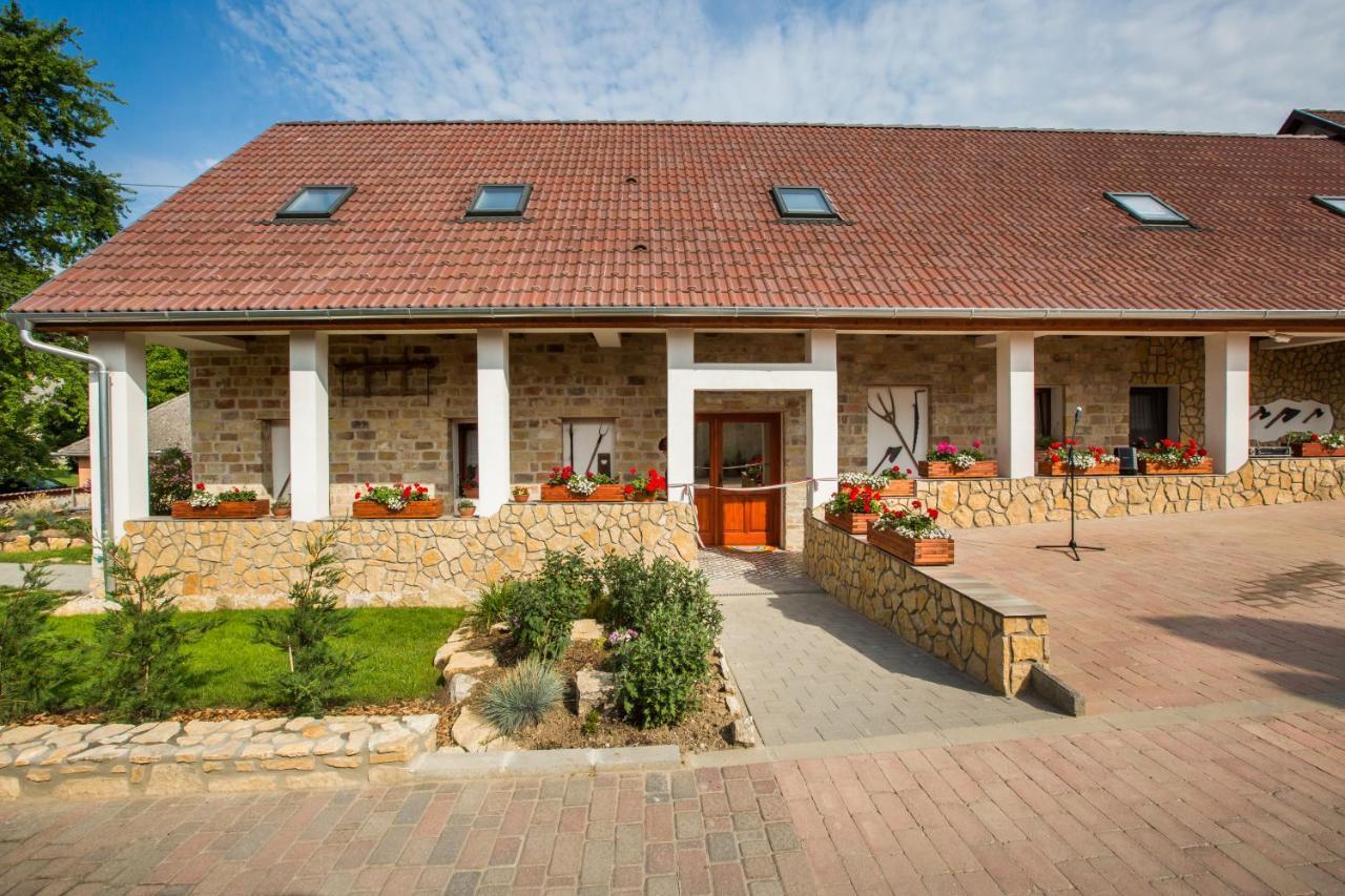 Bakony-Cinca Vendégház Szentgal Exterior foto